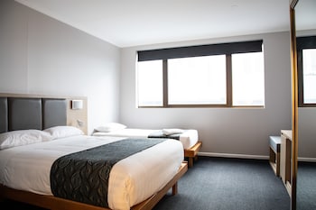 Studio Apartment Two x Queen Beds - CQQ