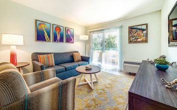 Standard Condo, 2 Bedrooms, Kitchen