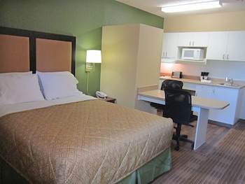 Room, 1 Queen Bed, Non Smoking, Kitchen