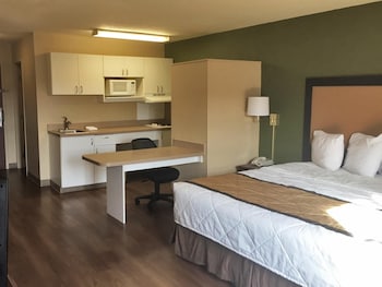 Room, 1 Queen Bed, Non Smoking, Kitchen