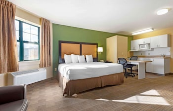 Room, 1 Queen Bed, Non Smoking, Kitchen
