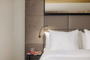 Superior Room, 1 King Bed