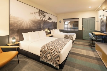 Room, 2 Queen Beds