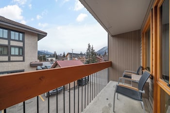 Superior Room, 1 King Bed, Balcony