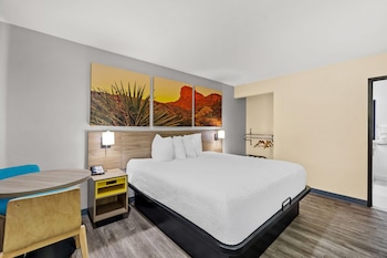 Room, 1 King Bed, Accessible, Non Smoking
