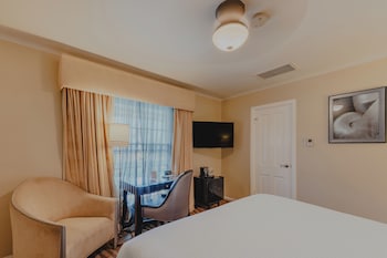 Room, 1 King Bed, Mountainside