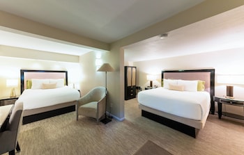 Studio, 2 Queen Beds