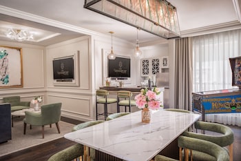 The Scandal Suite, 1 King, Strip View