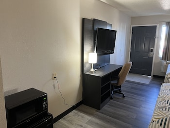 2 Queen Beds | Non-Smoking, Micfridge