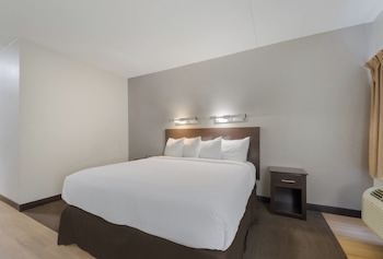 Suite, 1 King Bed, Non Smoking