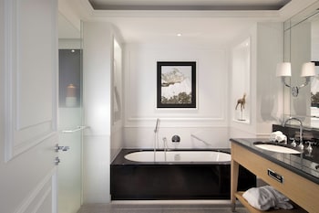 Fireplace Suite