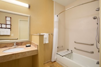 Room, 2 Queen Beds, Accessible, Non Smoking