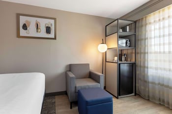 Standard Room, 1 King Bed, Non Smoking, Refrigerator & Microwave