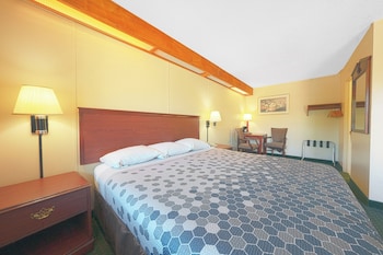 Basic Room, 1 Queen Bed