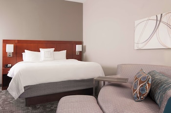 Room, 1 King Bed, Balcony