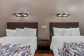 Deluxe Room, 2 Queen Beds, Non Smoking, Kitchenette
