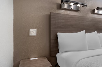 Standard Room, 1 King Bed, Non Smoking