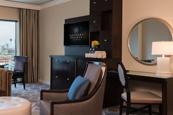 Augustus Executive Suite, 1 King Bed (Newly Renovated)