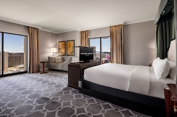 Augustus Premium Suite, 1 King Bed (Newly Renovated)