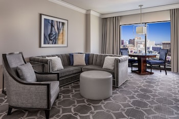 Augustus Executive Suite, 1 King Bed (Newly Renovated)