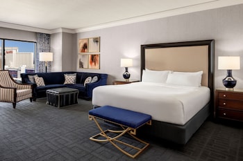 Augustus Premium Room, 1 King Bed, Non Smoking, Fountain View
