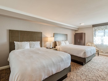 Standard Room, 2 Queen Beds, Accessible, Non Smoking (Roll-In Shower)