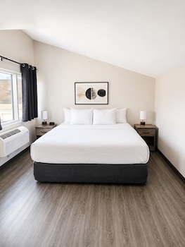 Suite, 1 King Bed, Non Smoking