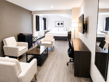 Suite, 1 King Bed, Non Smoking