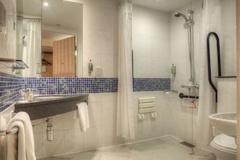 Standard Room, 1 Double Bed, Accessible (with Free Hot Breakfast)