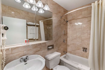 Room, 2 Queen Beds, Non Smoking, Jetted Tub