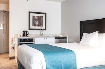 Room, 2 Queen Beds, Kitchenette