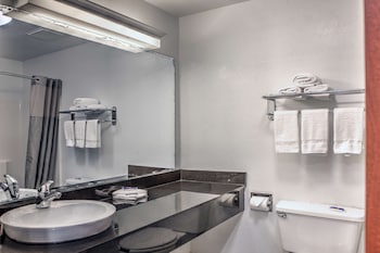 Deluxe Suite, 2 Queen Beds, Smoking
