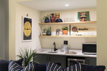Suite, 1 Bedroom, Transfer Shower