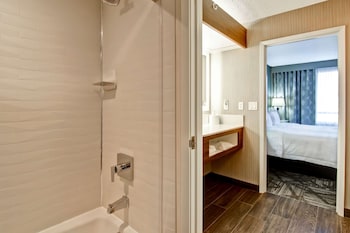 Suite, 1 King Bed, Non Smoking