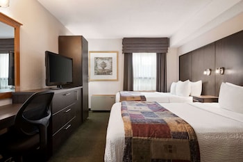 Room, 2 Queen Beds, Non Smoking