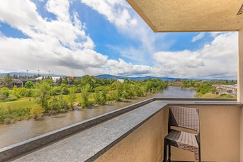 Suite, 1 King Bed with Sofa bed, Non Smoking, Balcony, River View