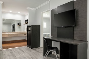 Standard Room, 2 Queen Beds, Non Smoking