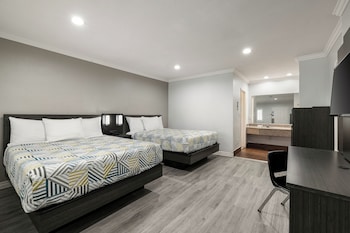 Standard Room, 2 Queen Beds, Non Smoking