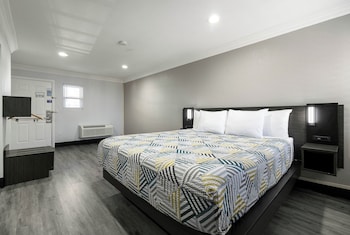 Standard Room, 1 King Bed, Non Smoking