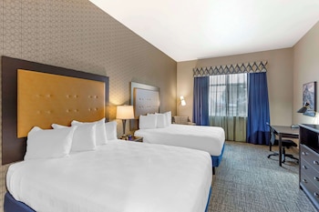 Standard Room, 2 Queen Beds, Non Smoking, Refrigerator & Microwave (1st Floor)