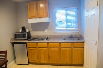 Deluxe Studio Suite, 2 Queen Beds, Non Smoking