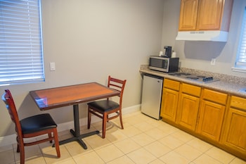 Studio Suite, 1 King Bed, Non Smoking