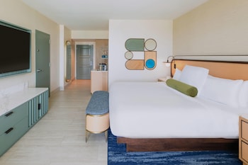 Suite, 1 King Bed with Sofa bed (Renovated Ocean)