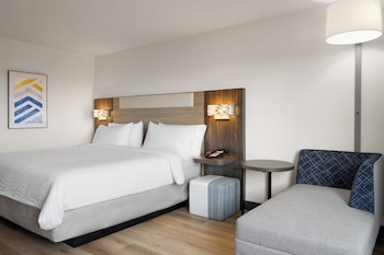 Standard Room, 1 King Bed (Extra Floor Space)