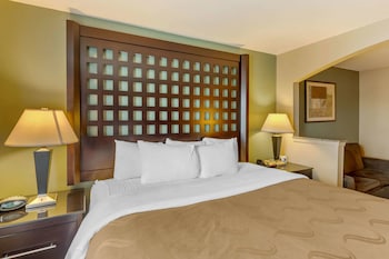 Suite, 1 Queen Bed with Sofa bed, Accessible, Non Smoking