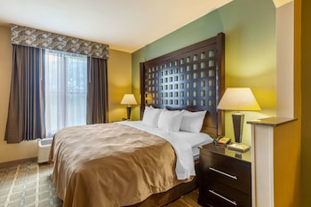 Suite, 1 Queen Bed with Sofa bed, Accessible, Non Smoking