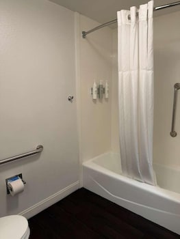 One King Bed, Non-Smoking, Accessible