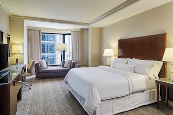 Traditional Room, 1 King Bed (Mobility/Hearing Accessible, Tub)