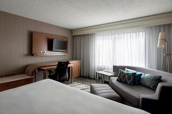 Deluxe Room, 1 King Bed with Sofa bed