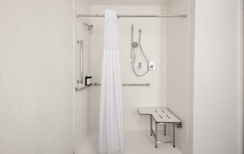 Standard Room, 1 King Bed, Mobility Accessible
